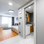 City Pop Prague Aparthotel 4*